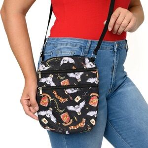 Harry Potter Passport Bag Travel Crossbody Purse Black Gryffindor Hedwig Wizard